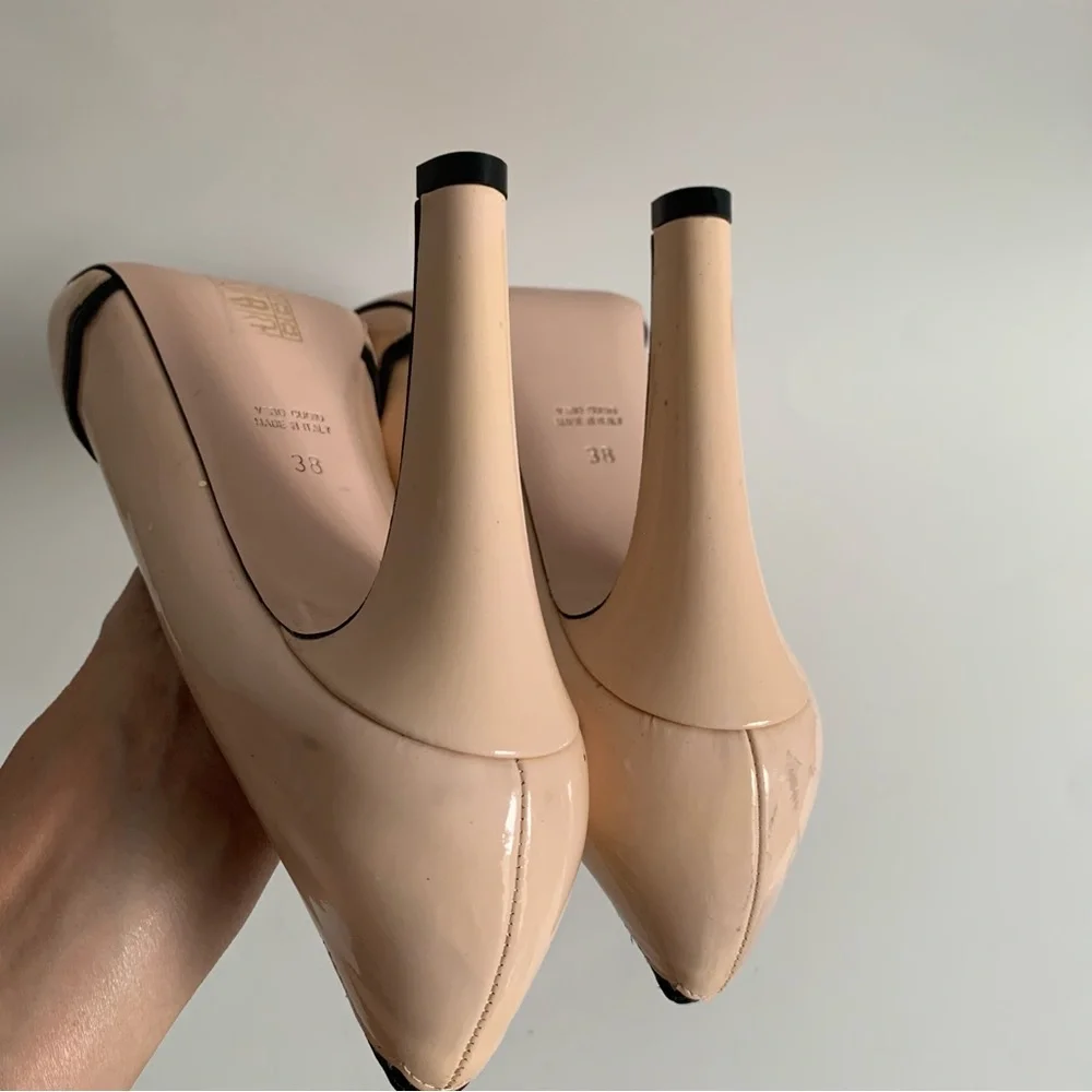 Red Valentino Scalloped Trim Patent leather peep toe pumps pale pink and black - Picture 9 of 14